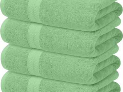 Hotel bath towels & washcloths